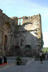 006_le_rovine_della_cattedrale.jpg (188370 byte)