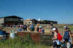008_si_parte_dall'agriturismo.jpg (109804 byte)