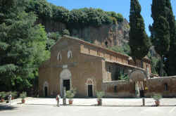 049_ecco_la_chiesa_bassa.jpg (131996 byte)